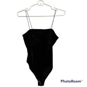 ▪️GARAGE: Women’s size M velvet black body suit w/spaghetti straps, worn once▪️